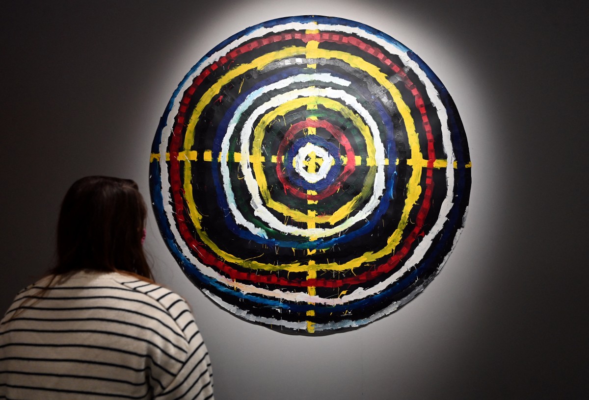 een kunstwerk in de vorm van een dartsbord