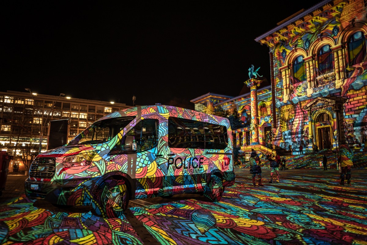 auto van de politie vol licht