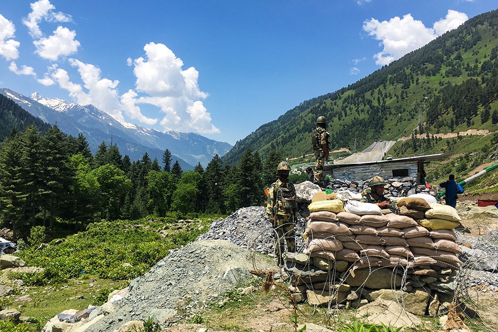 Indische soldaten aan de grens met China