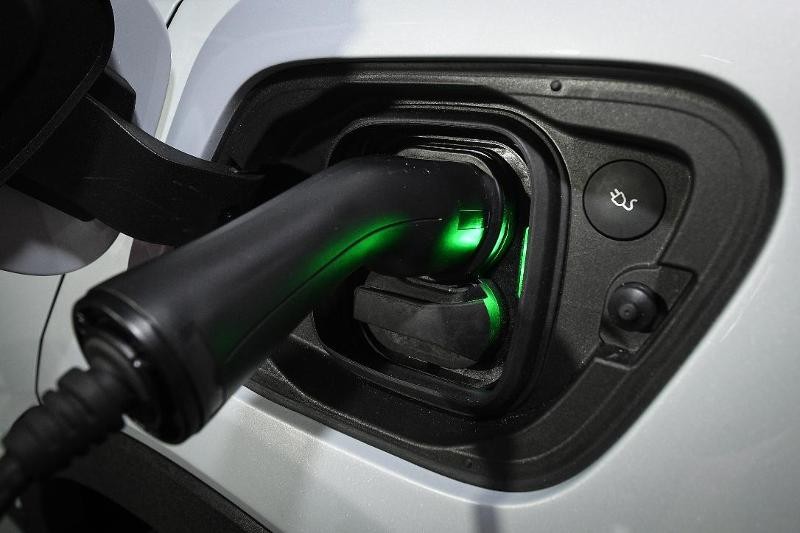 een oplader van een elektrische auto