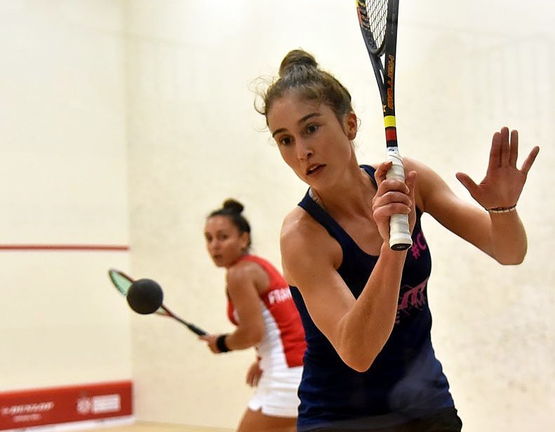 Nele Gilis en Élise Romba