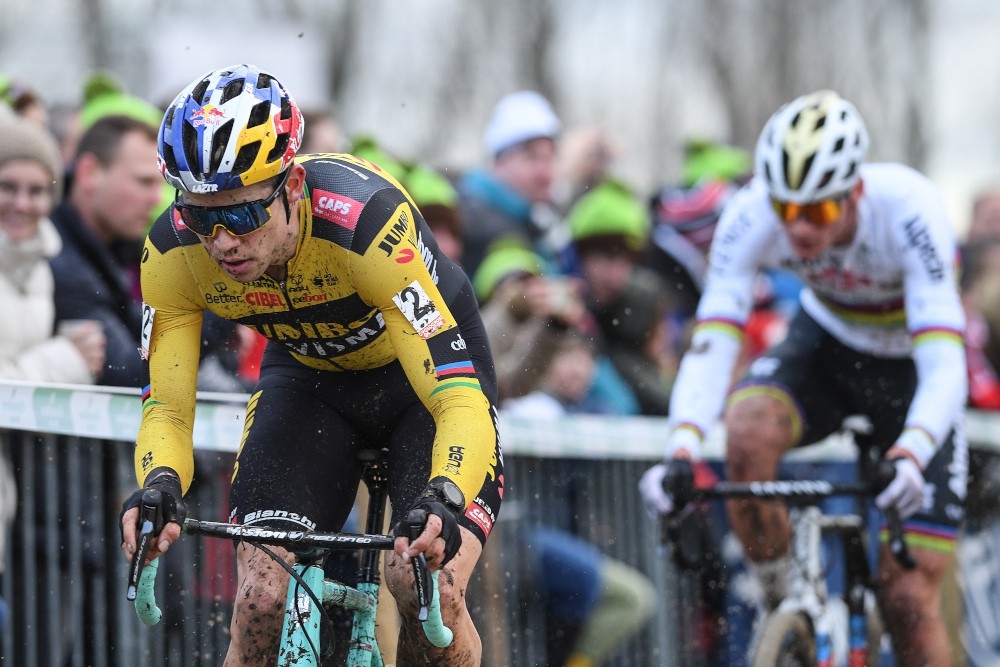 Wout van Aert in eerste veldrit van 2020