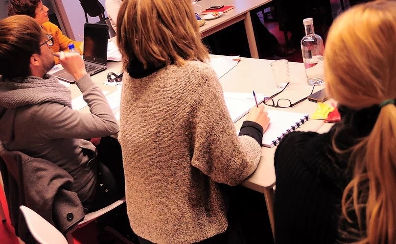 mensen volgen training bij Wablieft